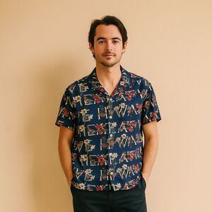 J. Crew Blue Heatwave Button Up Short Sleeve Camp Shirt Top Mens Size Medium